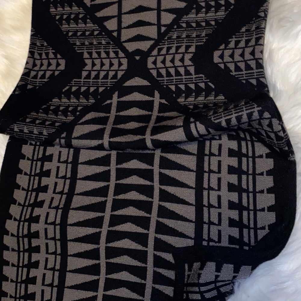 Dress - Picture 8 of 10